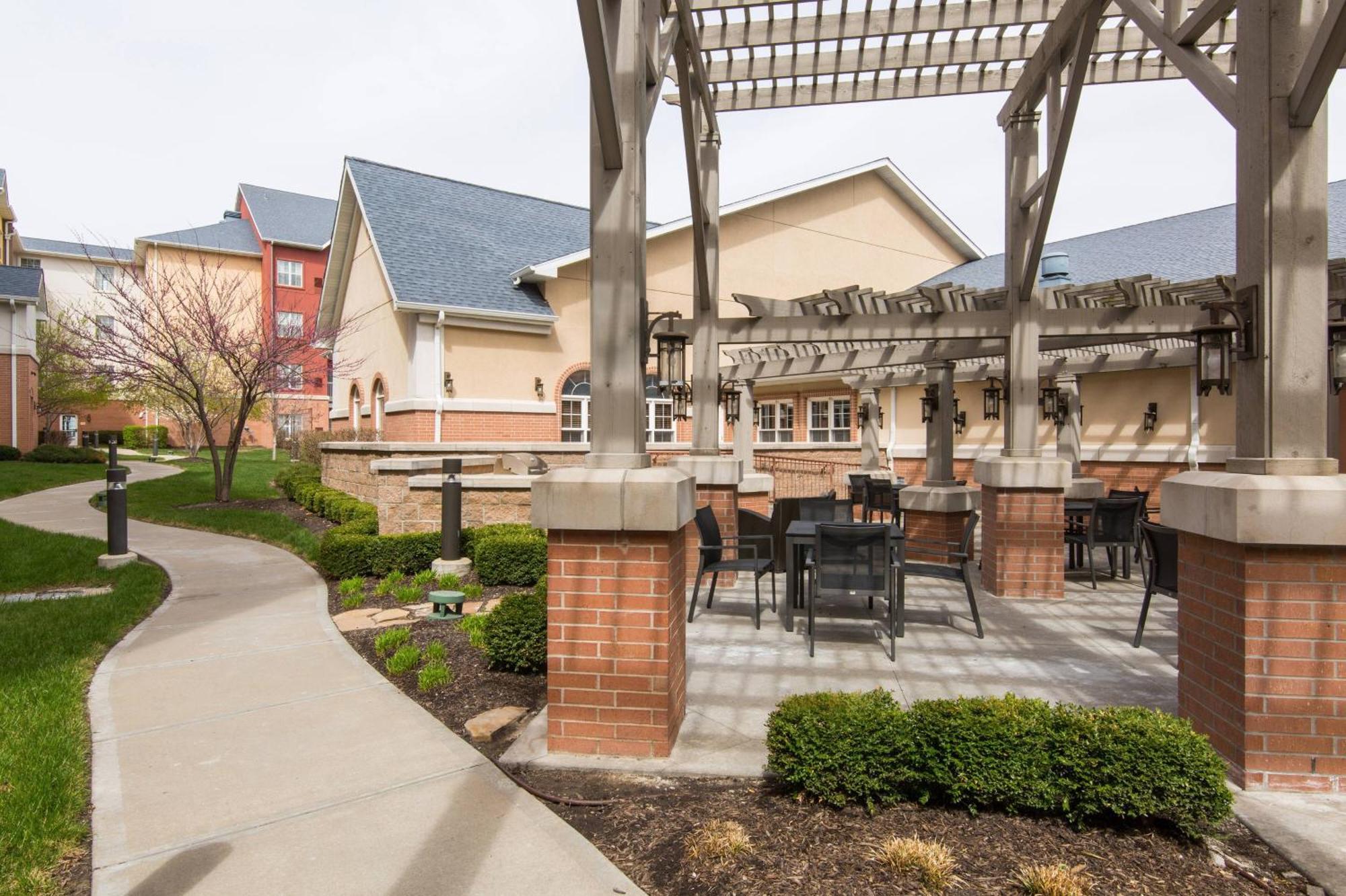 Residence Inn Kansas City Airport Exterior photo