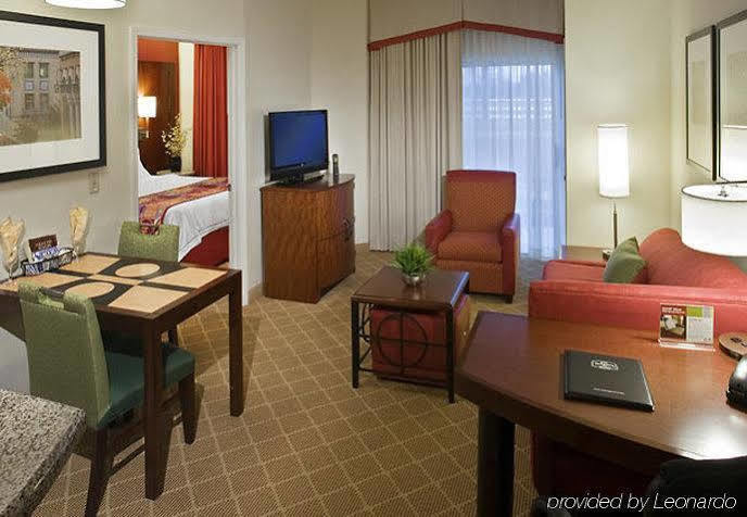 Residence Inn Kansas City Airport Exterior photo